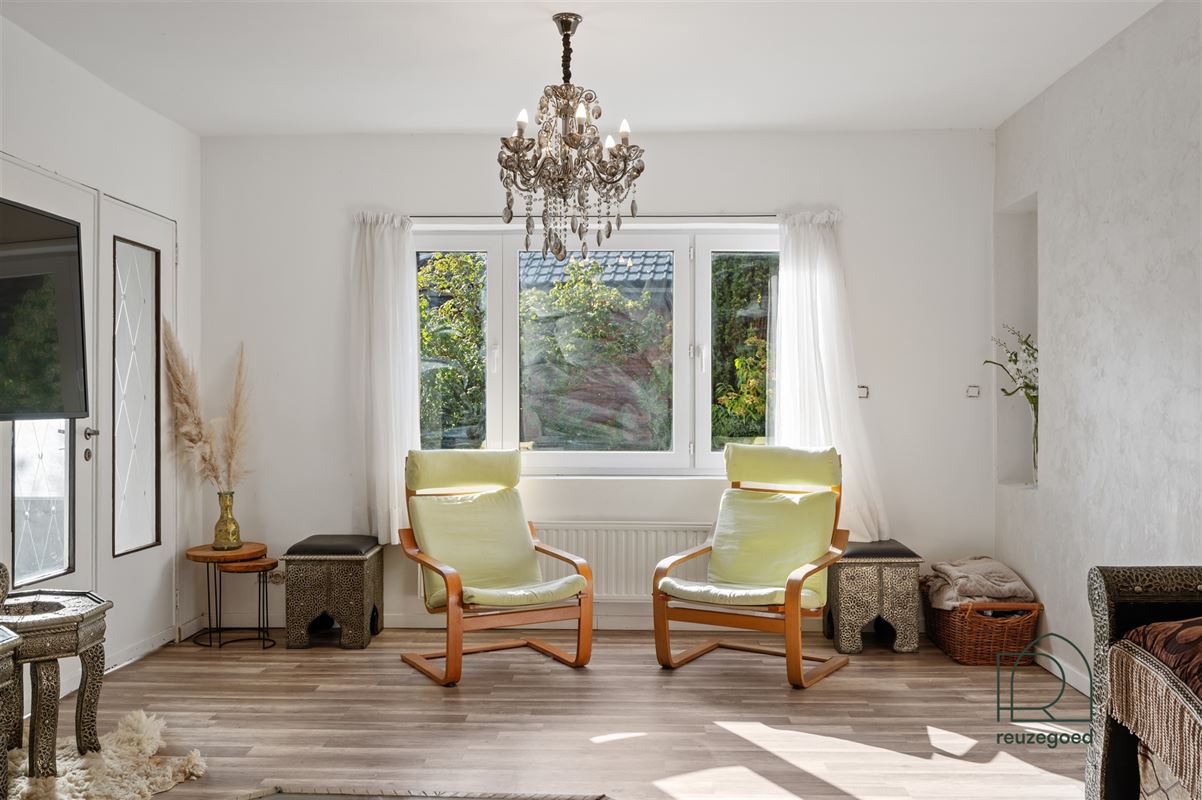 Halfopen bebouwing met bijgebouw en veel potentieel te koop in Bonheiden