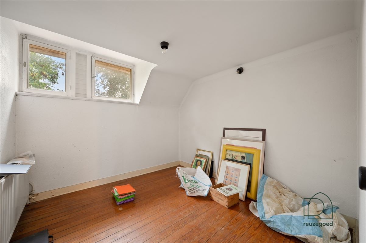 Groot te renoveren ingenieurswoning met veel karakter