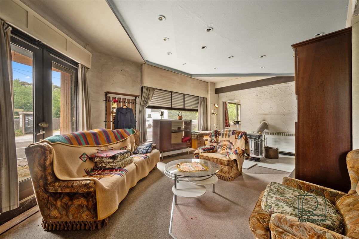 Te renoveren huis (tweewoonst)  met mogelijkheid tot 2 bouwgronden