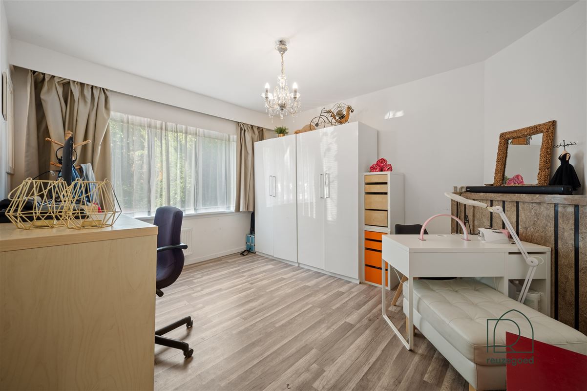 Halfopen bebouwing met bijgebouw en veel potentieel te koop in Bonheiden