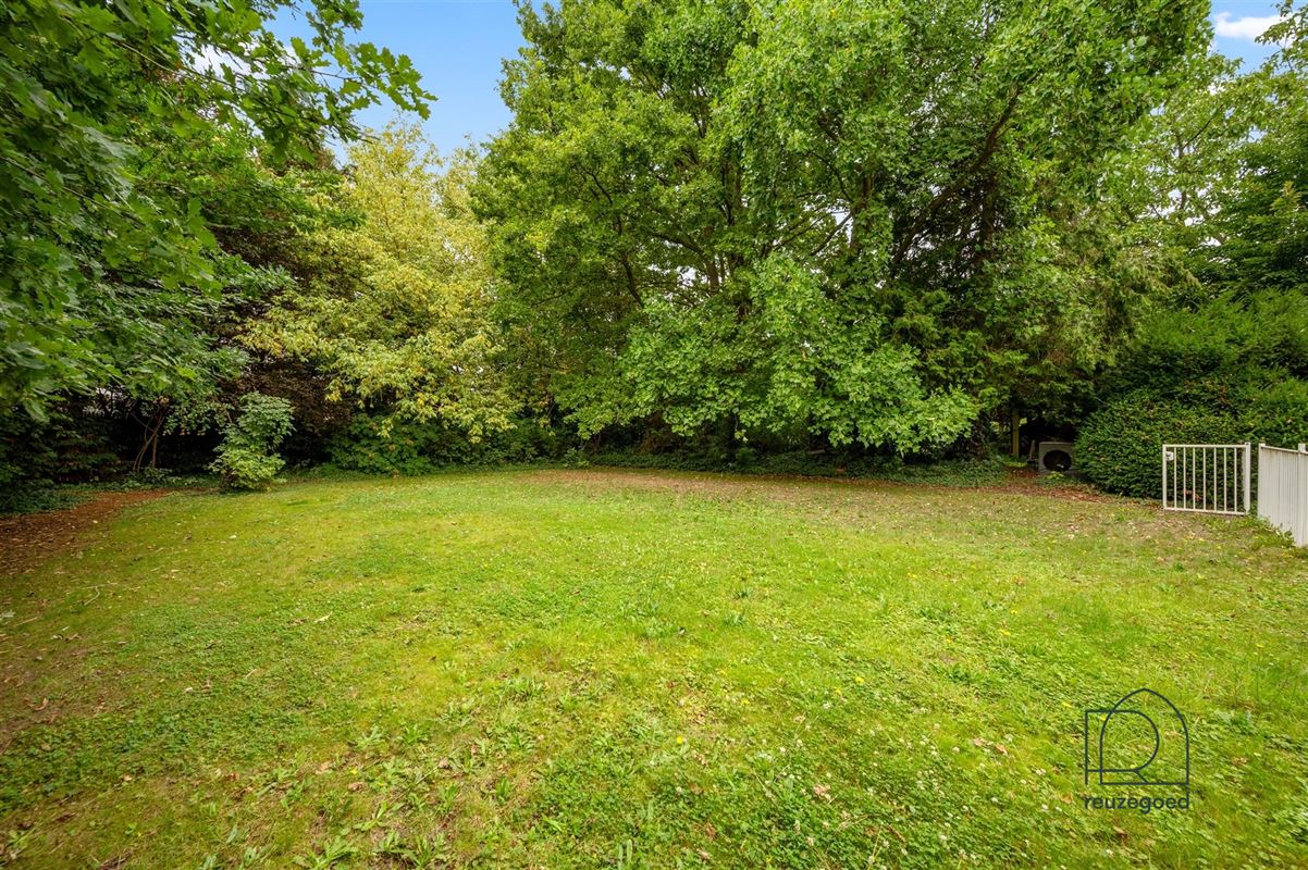 Groot te renoveren ingenieurswoning met veel karakter