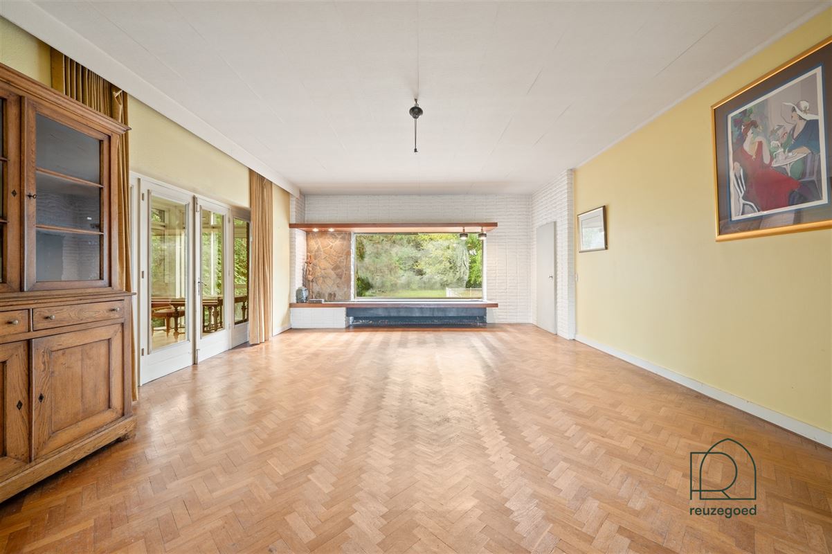 Groot te renoveren ingenieurswoning met veel karakter