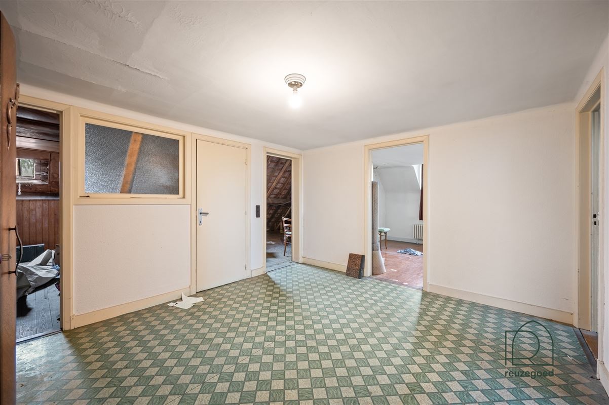 Groot te renoveren ingenieurswoning met veel karakter