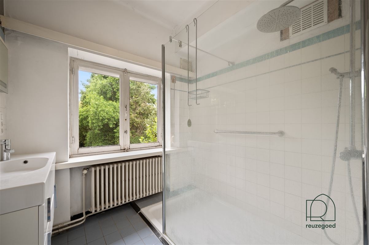 Groot te renoveren ingenieurswoning met veel karakter