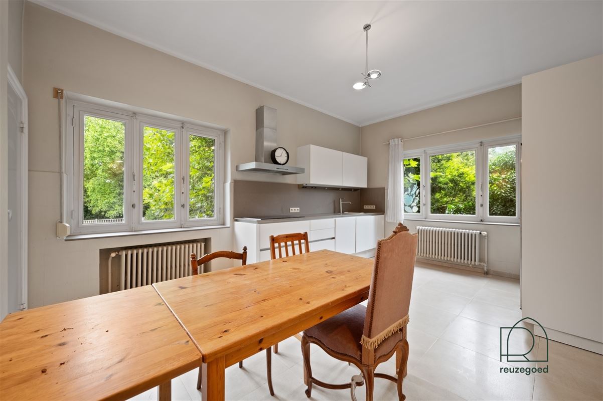 Groot te renoveren ingenieurswoning met veel karakter