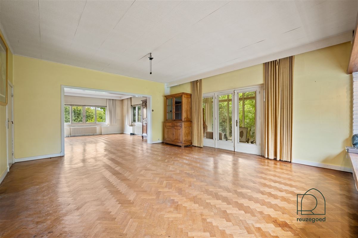 Groot te renoveren ingenieurswoning met veel karakter