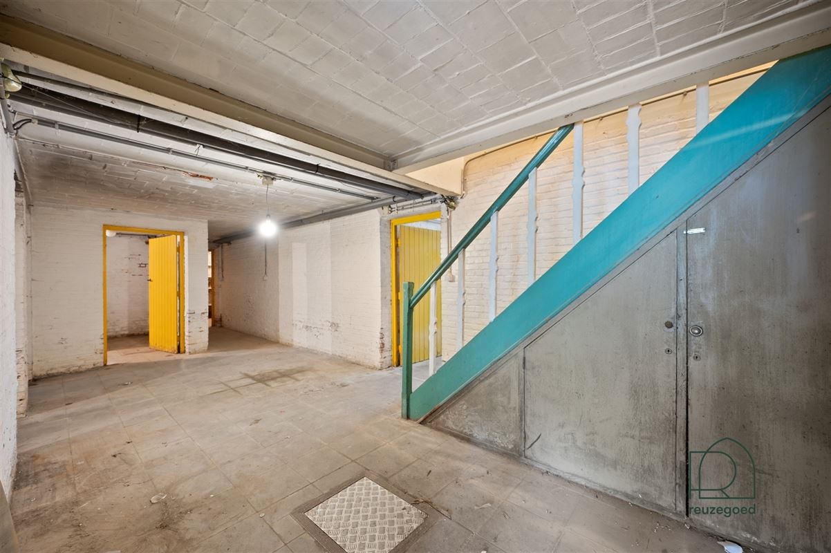 Groot te renoveren ingenieurswoning met veel karakter