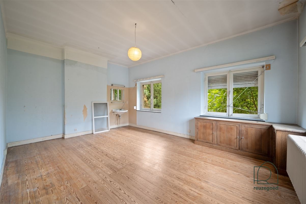 Groot te renoveren ingenieurswoning met veel karakter