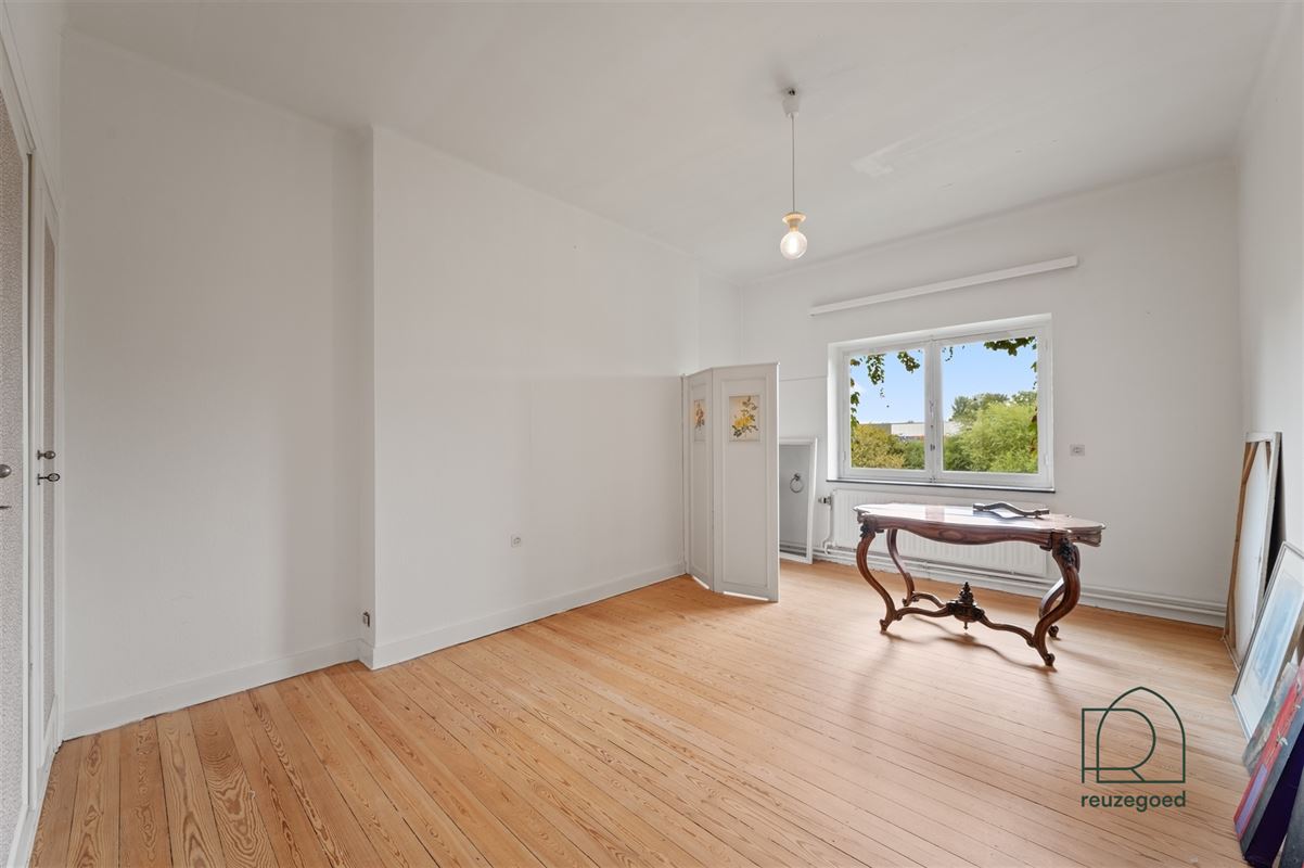 Groot te renoveren ingenieurswoning met veel karakter