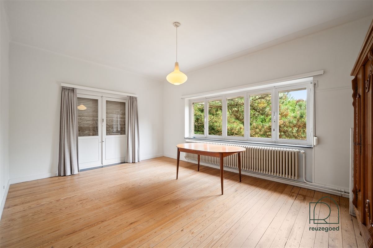 Groot te renoveren ingenieurswoning met veel karakter