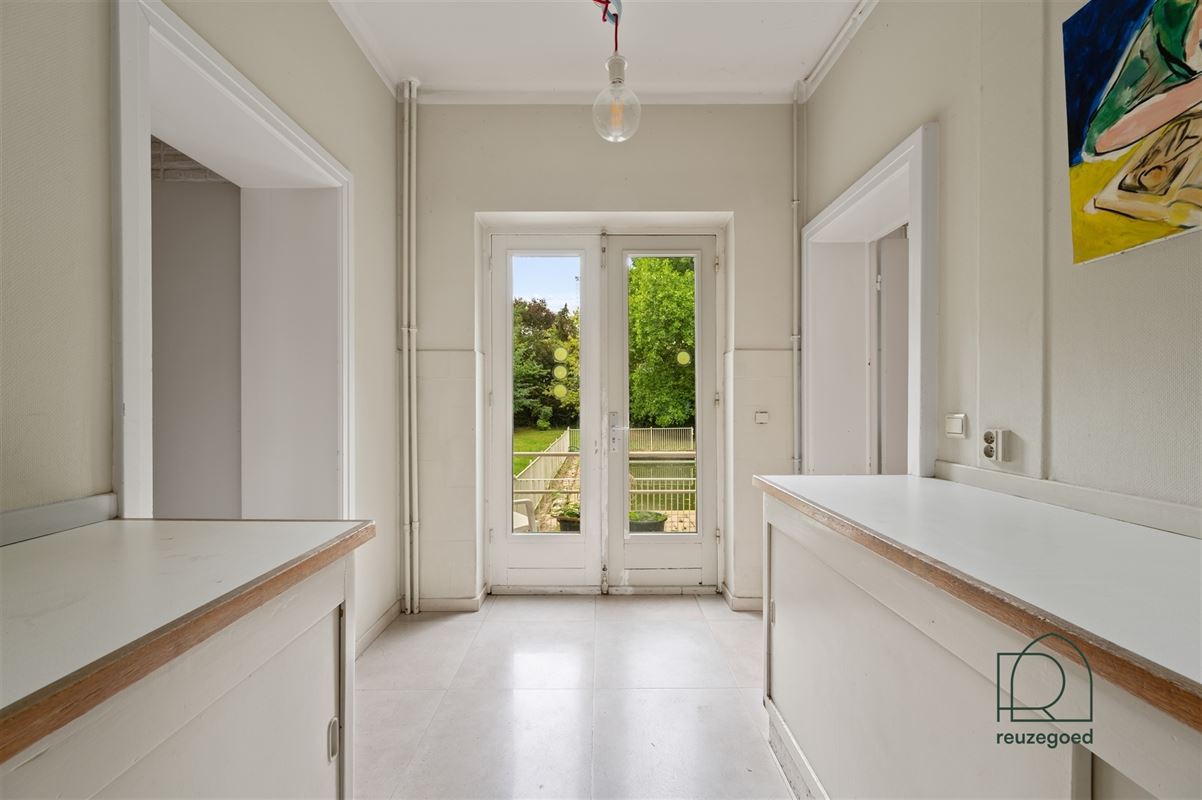 Groot te renoveren ingenieurswoning met veel karakter