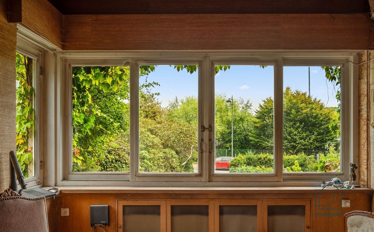 Groot te renoveren ingenieurswoning met veel karakter