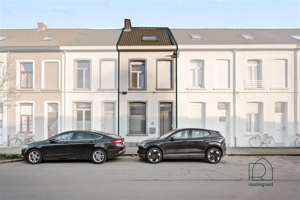 Charmant en gerenoveerd instapklaar huis met 2 slaapkamers