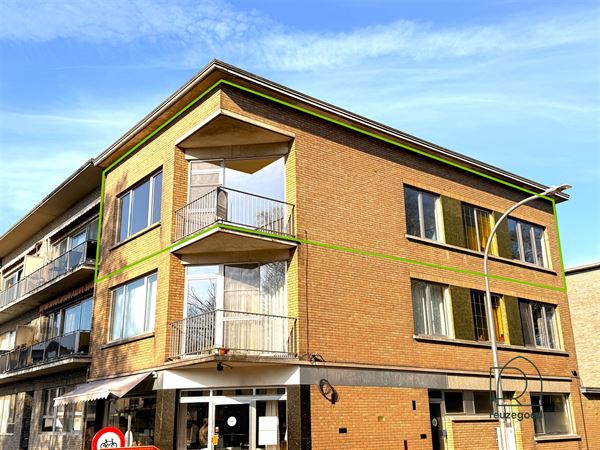 Ruim, gerenoveerd en lichtrijk 2-slaapkamer appartement met garagebox vlakbij Fort 5 in Edegem