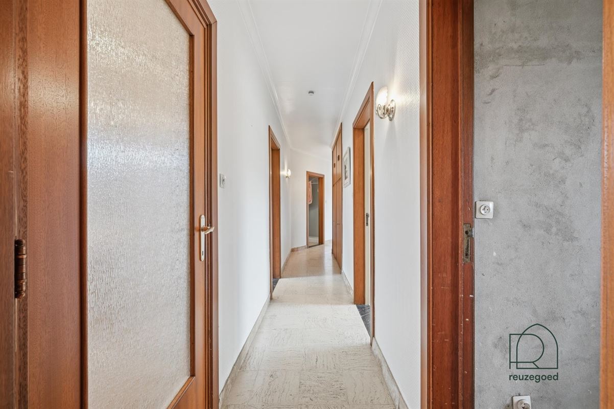 Gelijkvloerse villa te koop in Hombeek - rust, ruimte en potentieel