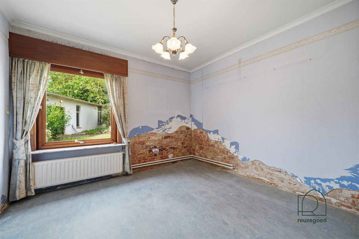 Gelijkvloerse villa te koop in Hombeek - rust, ruimte en potentieel