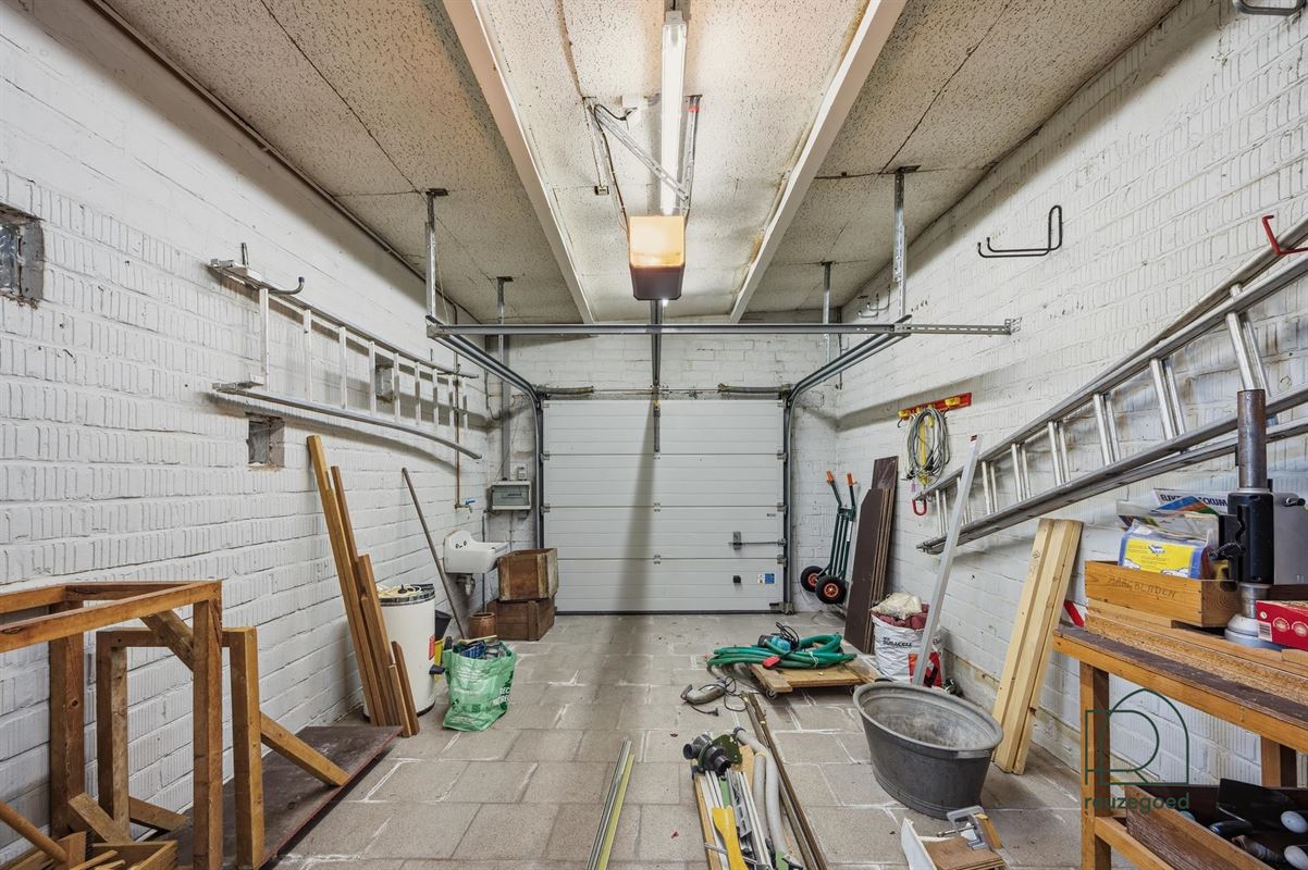 Gelijkvloerse villa te koop in Hombeek - rust, ruimte en potentieel