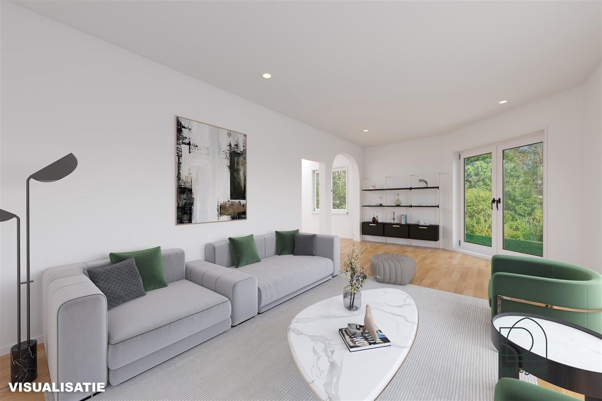 Te renoveren huis (382m²) met mogelijkheid tot 2 bouwgronden