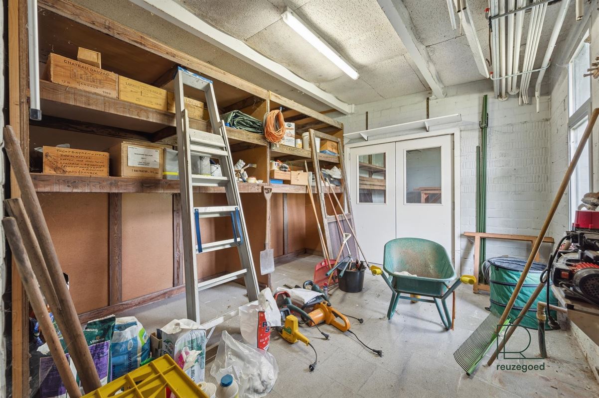 Gelijkvloerse villa te koop in Hombeek - rust, ruimte en potentieel