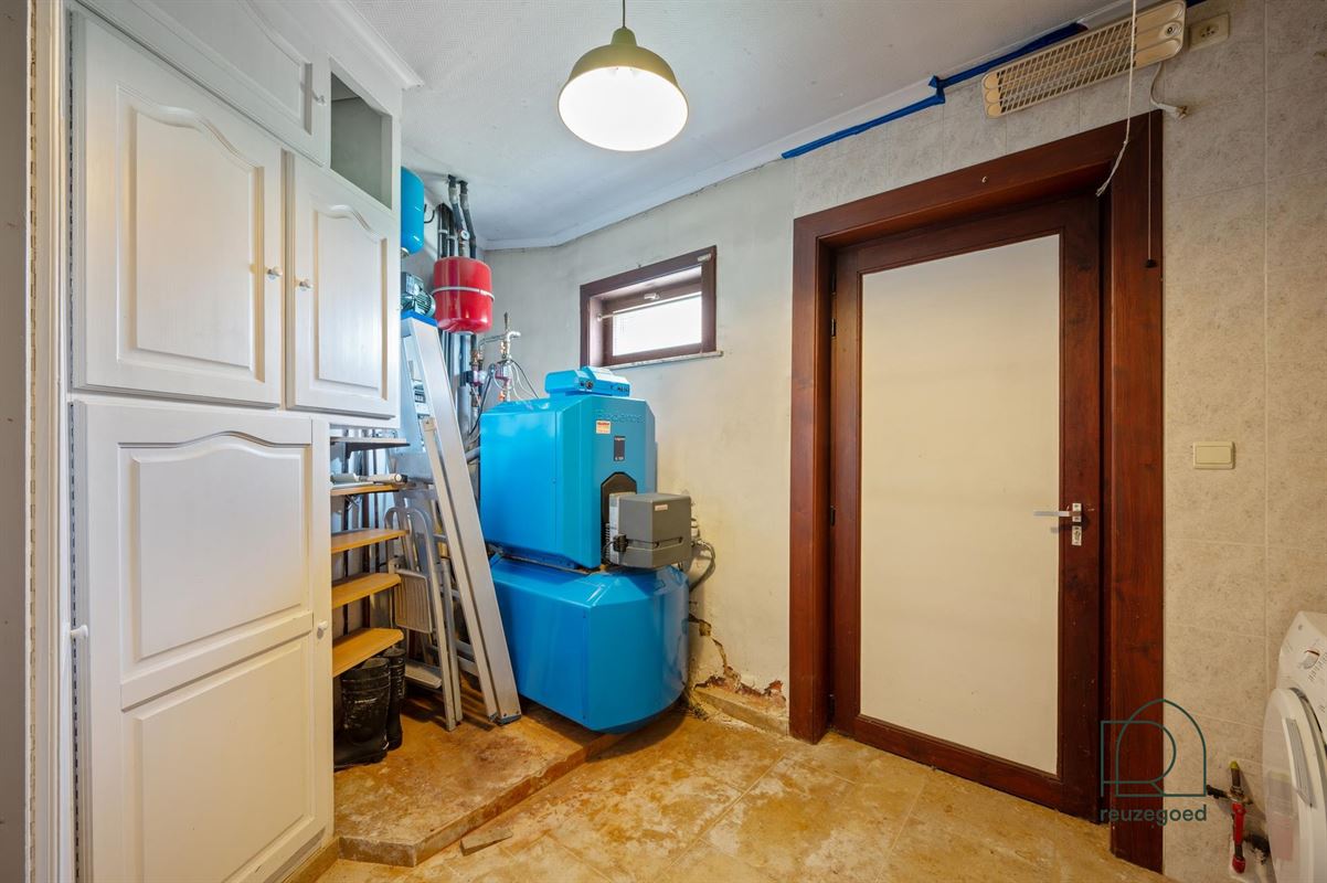 Gelijkvloerse villa te koop in Hombeek - rust, ruimte en potentieel