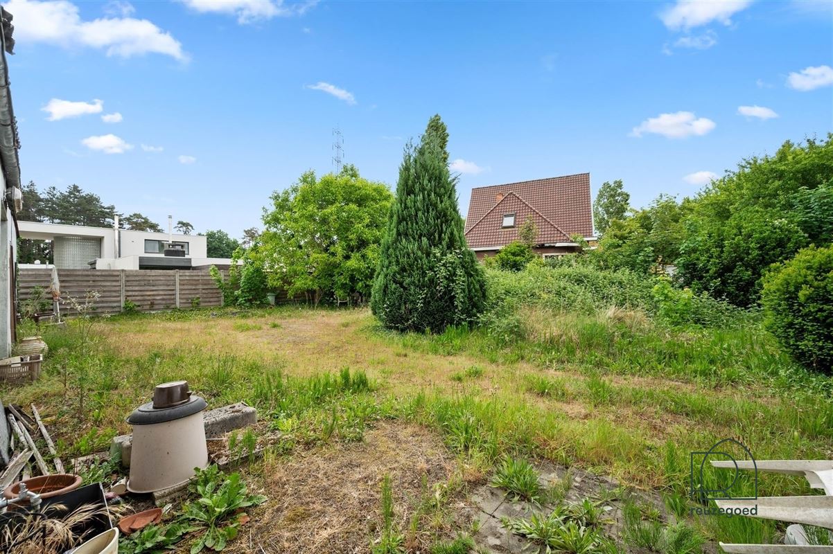 Te renoveren huis (382m²) met mogelijkheid tot 2 bouwgronden