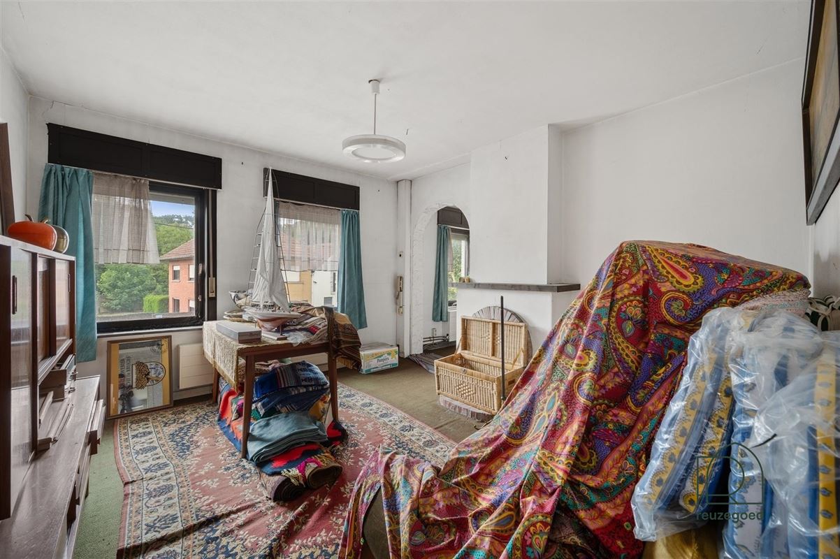 Te renoveren huis (382m²) met mogelijkheid tot 2 bouwgronden