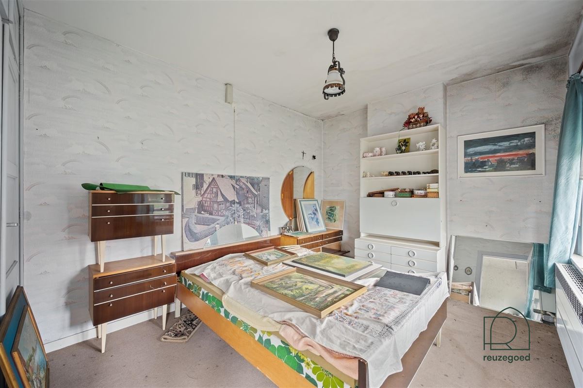 Te renoveren huis (382m²) met mogelijkheid tot 2 bouwgronden