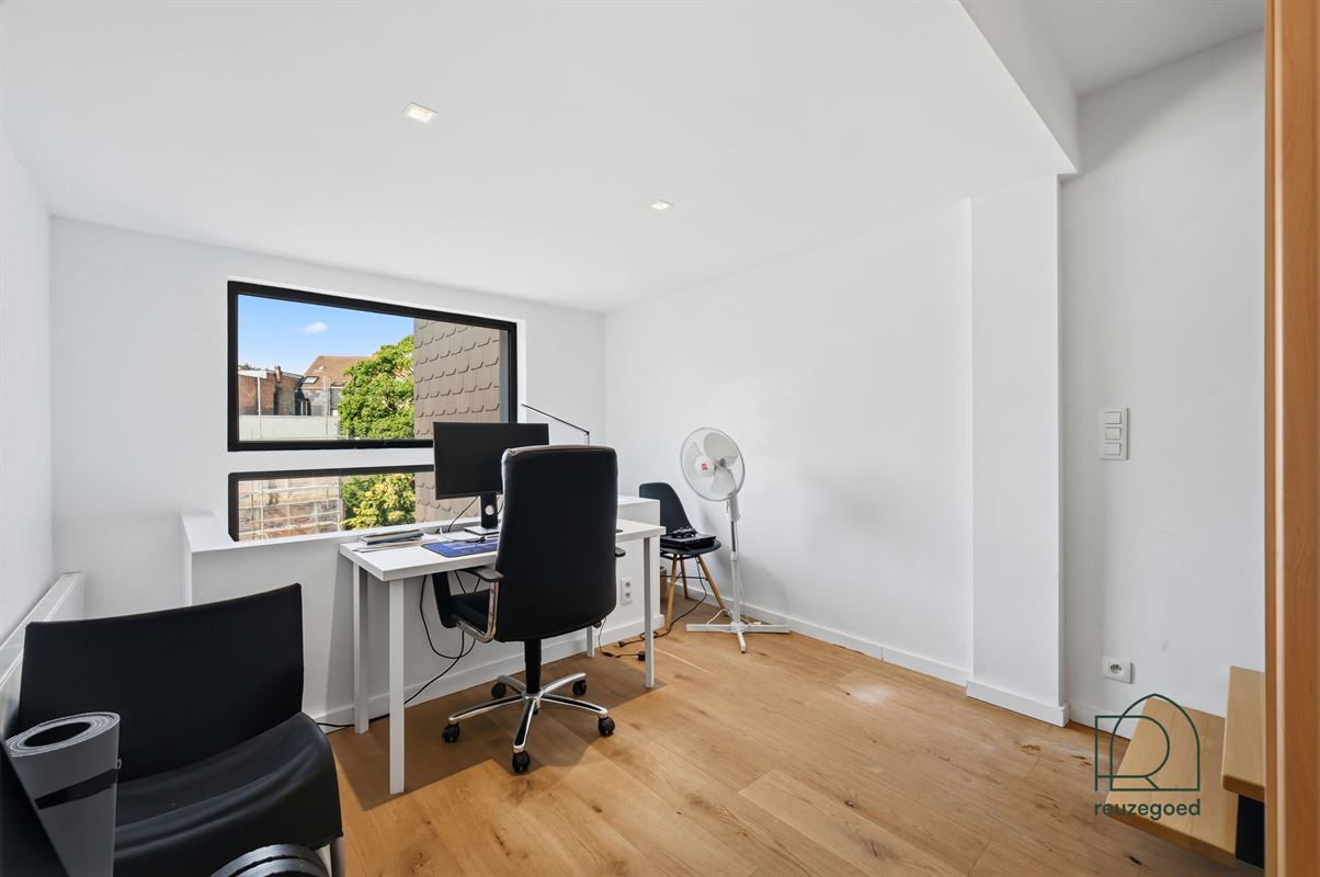Instapklare stadswoning met garage en 3 slaapkamers op een toplocatie in Mechelen