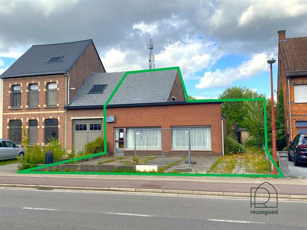 Groot pand met leuke tuin met enorm veel potentieel in het centrum van Berlaar-Heikant