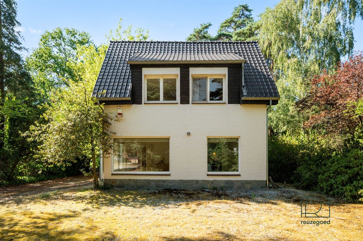 Charmante gerenoveerde open bebouwing op een prachtig perceel