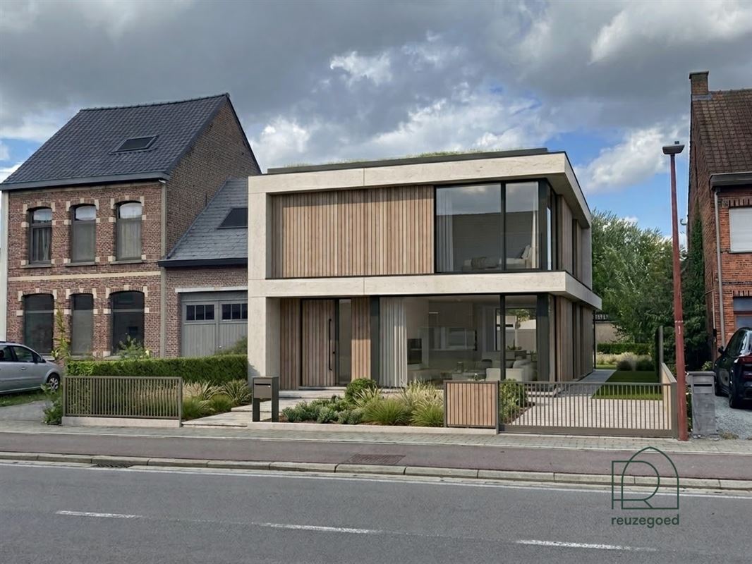 Groot pand met leuke tuin met enorm veel potentieel in het centrum van Berlaar-Heikant
