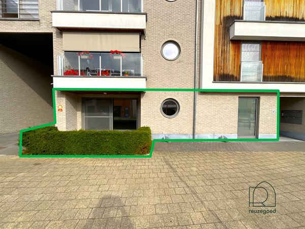 Modern gelijkvloers 1slaapkamer-appartement met terras, private parking in het centrum van Schriek