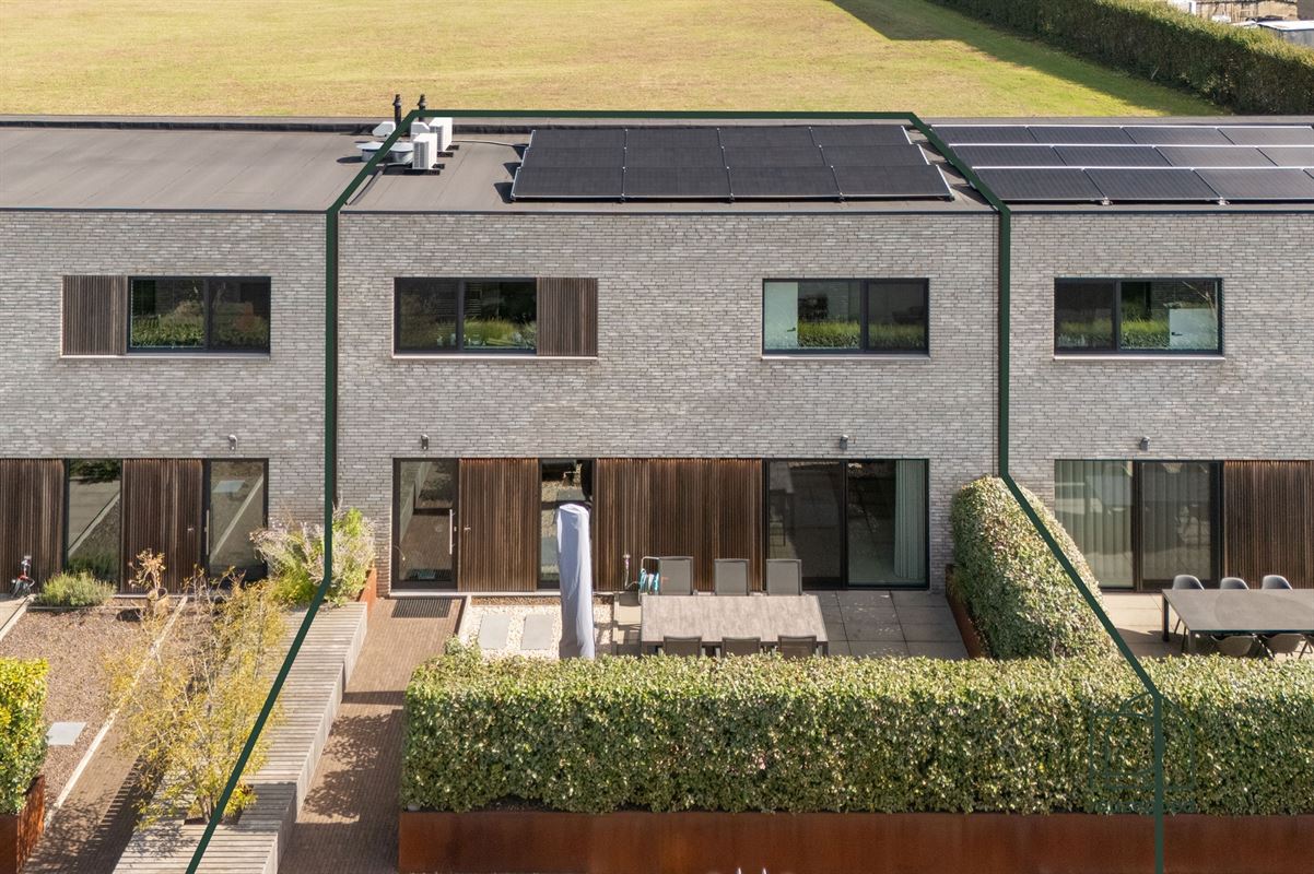 Uniek duplexappartement (3 slpk) met huisgevoel, groene daktuin en zicht op de velden in Kortessem