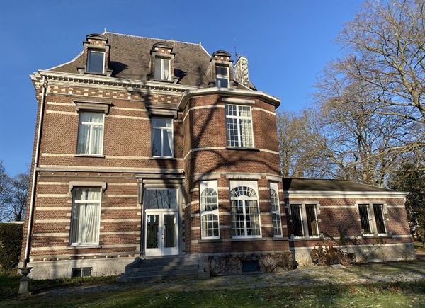 OPTION - RARE : Propriété exceptionnelle au cœur de Gembloux