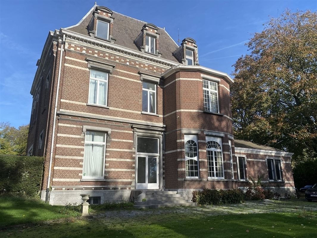 OPTION - RARE : Propriété exceptionnelle au cœur de Gembloux