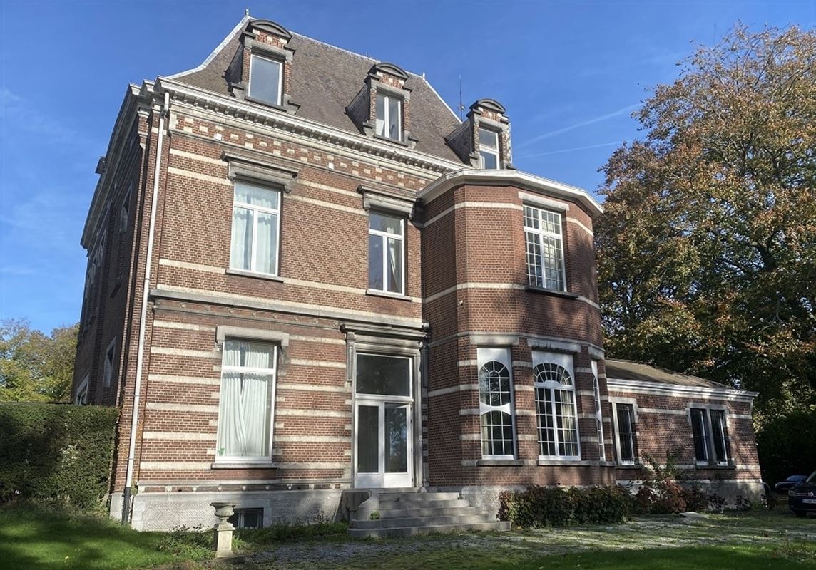 OPTION - RARE : Propriété exceptionnelle au cœur de Gembloux
