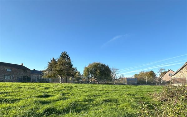 Beau terrain de 6 ares orienté Ouest