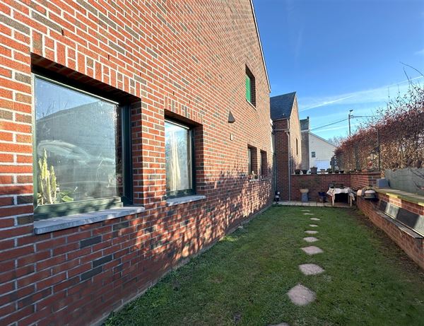 OPTION - Jolie villa avec batiment indépendant sur l'avant