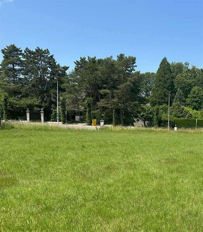 Très beau terrain à deux pas de toutes facilités