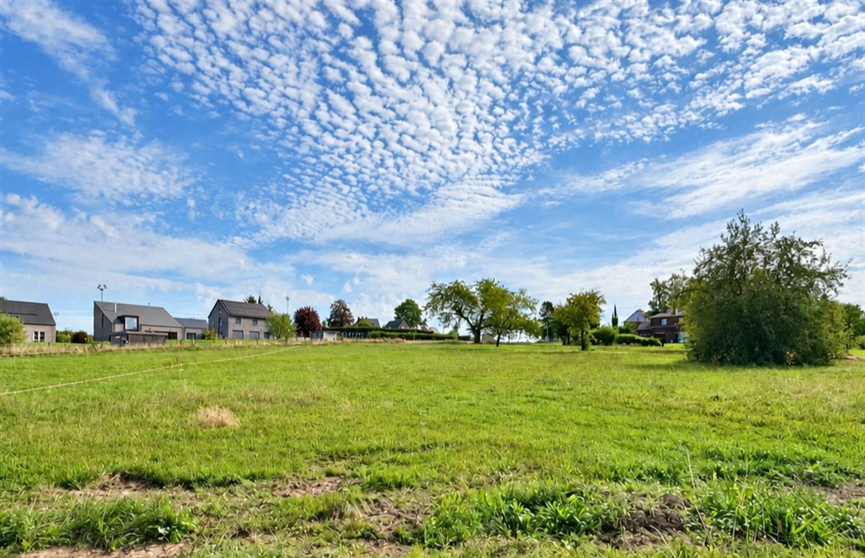 Très beau terrain à deux pas de toutes facilités