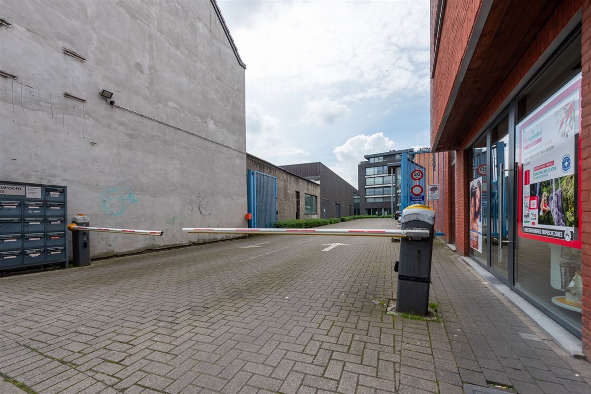 Overdekte Parkeerplaats nabij Gent-Dampoort Station