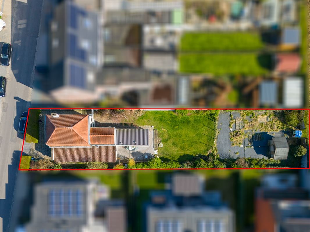 Ruime openbebouwing met uitstekende ligging