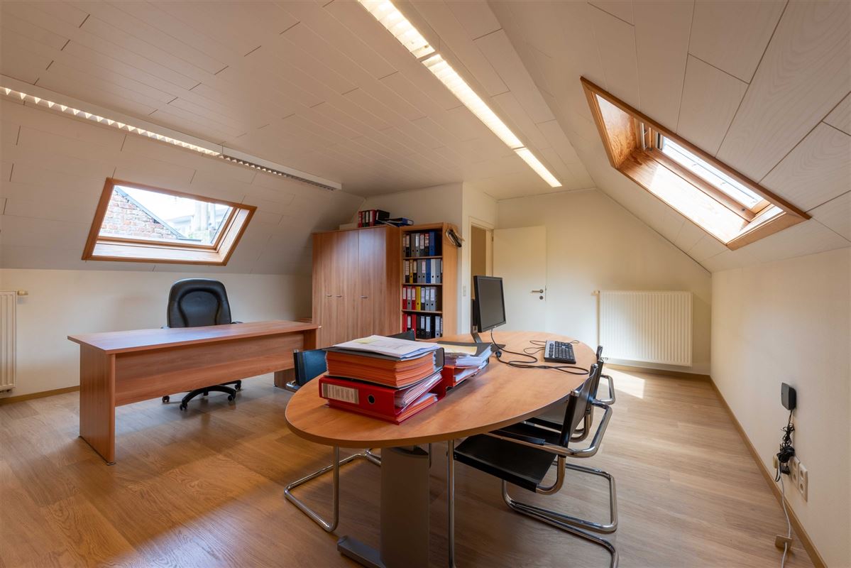 Commercial / office building in the center of Ronse