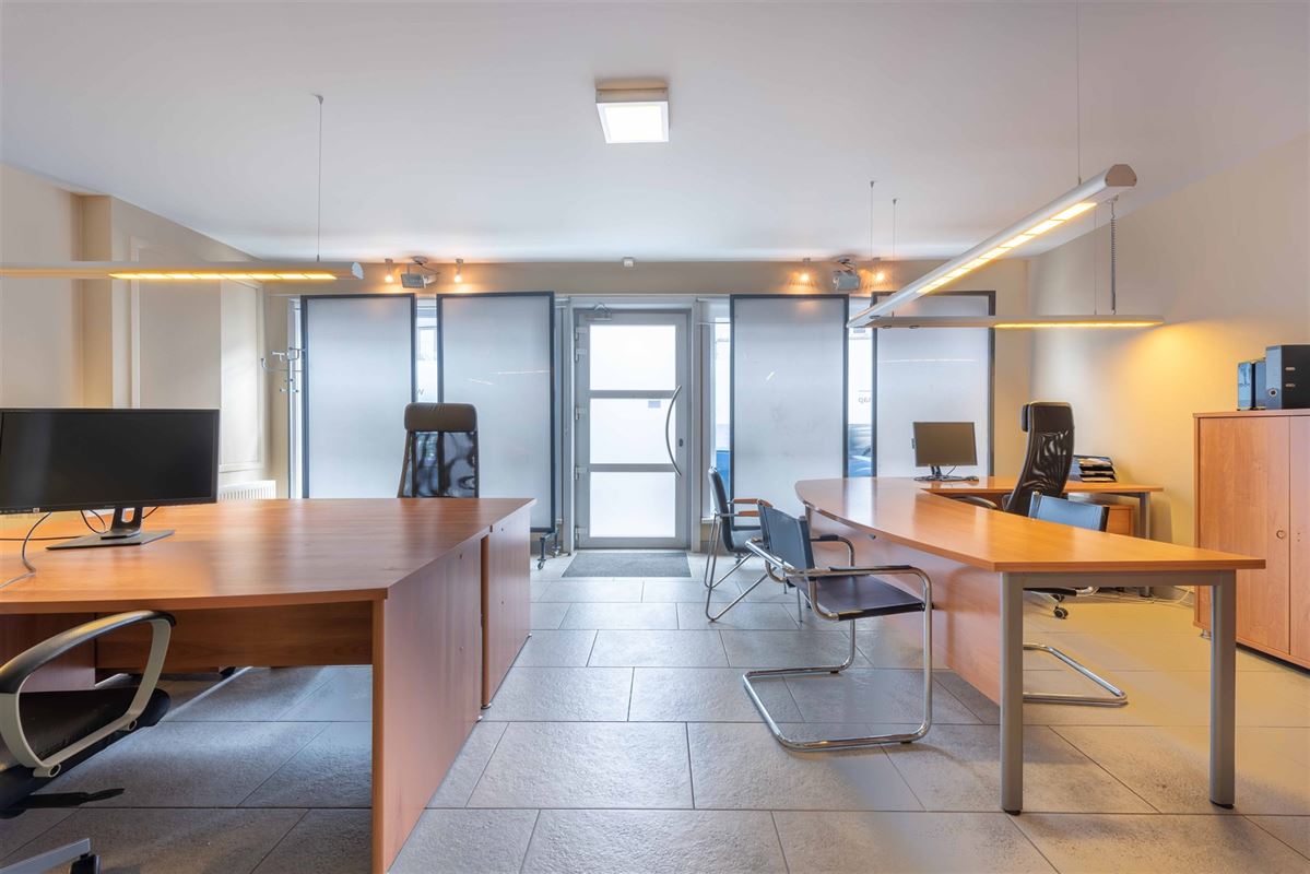 Commercial / office building in the center of Ronse