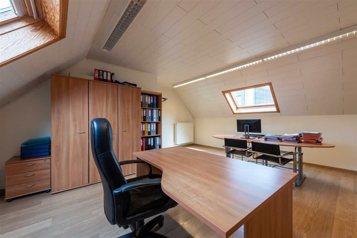 Commercial / office building in the center of Ronse