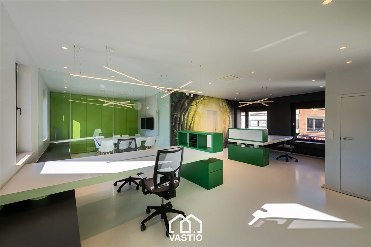 Unique office building with residential possibilities