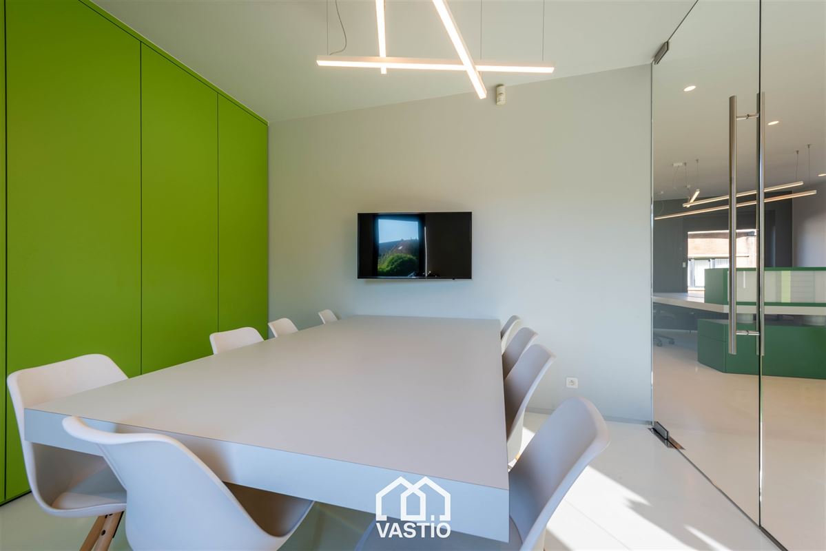 Unique office building with residential possibilities