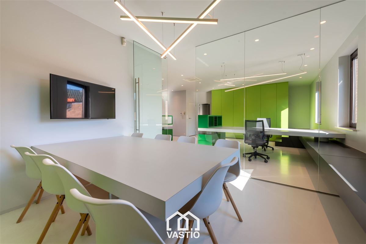 Unique office building with residential possibilities