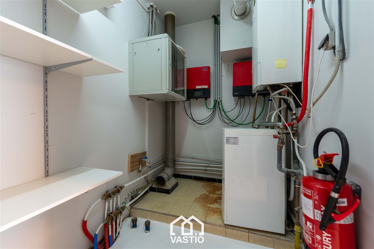 Unique office building with residential possibilities