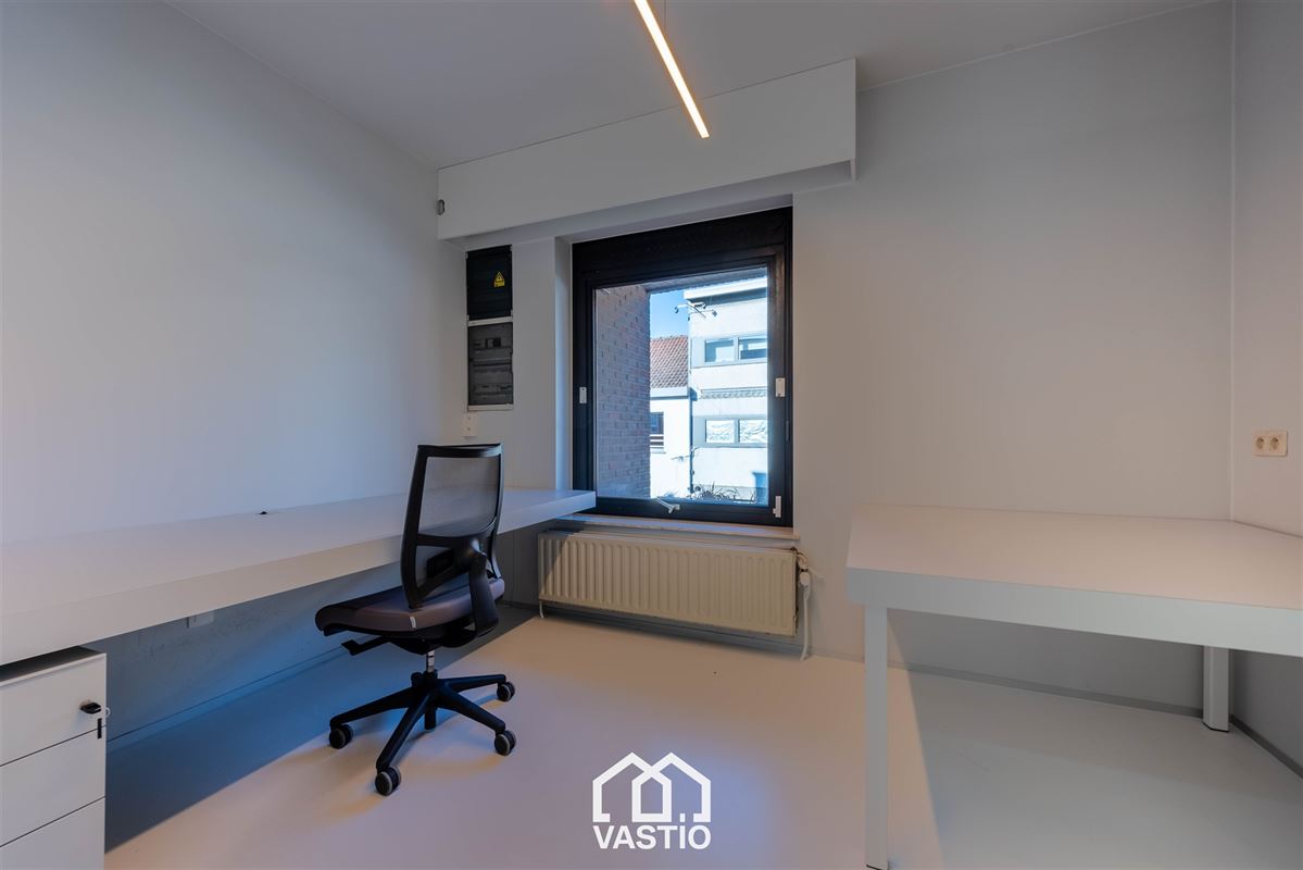 Unique office building with residential possibilities